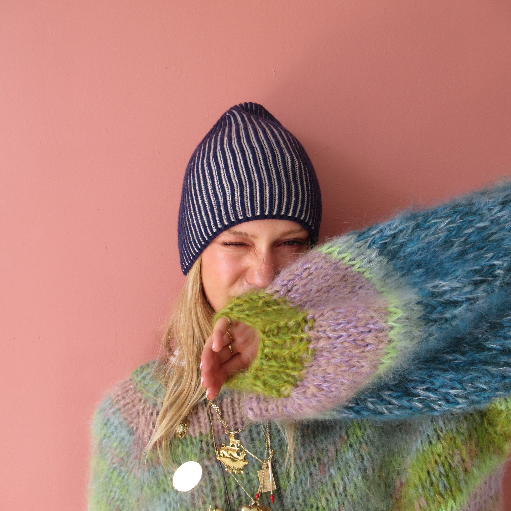 Abby knit beanie two tone in merino wool - SilentZ Knits